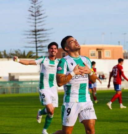 Zeki Díaz, qui fou el crack del Sanluqueño, ahir va rescindir el contracte.