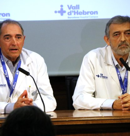 El director gerent de l'Hospital Vall d'Hebron, Albert Salazar, i el director clínic del Servei de Diagnòstic per la Imatge, Manel Escobar