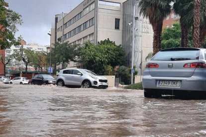 Els Bombers reben 6 avisos per afectacions relacionades amb la pluja o el vent a Tarragona ciutat