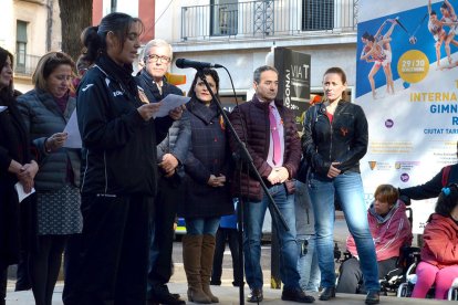 Tarragona celebra aquest divendres 2 de desembre el Dia Internacional de les persones amb discapacitat amb diversos actes a la Rambla Nova. S'ha llegit un manifest commemoratiu dels 10 anys de la convenció dels drets.