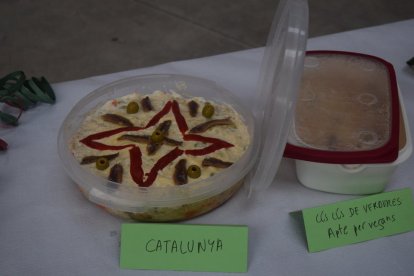 La cinquena edició del Yo Pongo Internacional de Tarragona, un any més, pretén crear un punt de trobada entre països d'arreu del món, mitjançant l'elaboració de plats típics de cada regió.  Amb aquest gest, es busca una integració global.