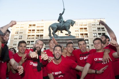 Desfile de celebración del ascenso del CF Reus. 02