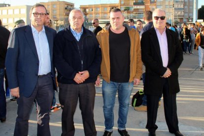 Els equips i els representants del club i de la Federació Catalana de Futbol
