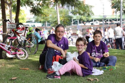 Homes, dones, nens i famílies senceres s'han apuntat a la cita.