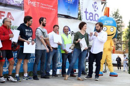 Homes, dones, nens i famílies senceres s'han apuntat a la cita.