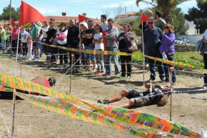 Més de 4.500 corredors han participat aquest matí a l'Eternal Running Invencible de Miami Platja, que ha premiat als més ràpids. Els participants s'han enfrontat a més de vuitanta obstacles, com bales de palla, rases de fang o espuma. Una de les singularitats de la carrera és que els participants poden anar disfressats i es premia els més originals i divertits. En la carrera han participat persones d'Itàlia, Portugal, Anglaterra, República Txeca, França, Alemanya, Suècia, Colòmbia, Xile i Espanya.