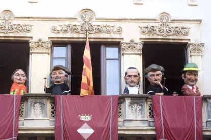 Acte en què l'Àliga de Valls fa una crida als vallencs a la festa major i els nens han de convéncer els Nans de la ciutat perquè participin també de la festa.