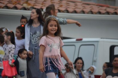 Elecció de la reina i les dames d'honor de les festes de sant Joan al barri de la Plana de Vila-seca. La festa ha comptat, a més de la desfilada de les nenes, amb les actuacions del grup Azabache i de l'escola de dansa del grup folklòric 'Virgen del Rocío'.
