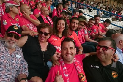 Si l'equip ha estat de 10 a La Romareda, l'afició ha estat un 11. Feia molt de temps que no es recordava un desplaçament tan massiu per part de socis i aficionats del Nàstic, però el de La Romareda ha estat un partit marcat amb una X i en negreta per a la parròquia grana.