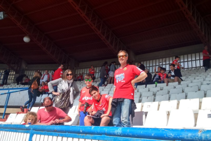 Si l'equip ha estat de 10 a La Romareda, l'afició ha estat un 11. Feia molt de temps que no es recordava un desplaçament tan massiu per part de socis i aficionats del Nàstic, però el de La Romareda ha estat un partit marcat amb una X i en negreta per a la parròquia grana.