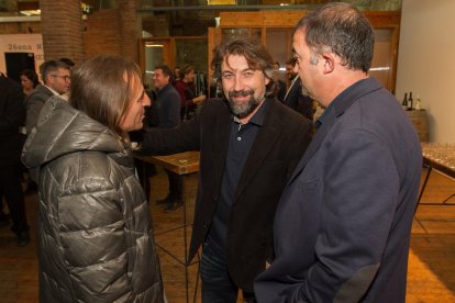 La 26a Nit del Comerç i Turisme de Reus, va tenir lloc aquest dijous, a Cal Massó, com la trobada anual dels sectors comercial i turístic de la ciutat i dels productors de la DOP Siurana. L'acte estava organitzat per l'Agència Reus Promoció amb la col·laboració de la Unió de Botiguers de Reus, el Tomb de Reus, el Consell Regulador DOP Siurana, la Cambra de Comerç, Indústria i Navegació de Reus, el Mercat Central i el Gremi de Forners de Reus i comarca. En el decurs de l'acte es van lliurar les diferents distincions.