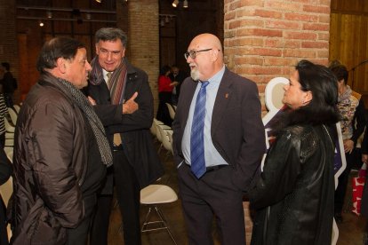 La 26a Nit del Comerç i Turisme de Reus, va tenir lloc aquest dijous, a Cal Massó, com la trobada anual dels sectors comercial i turístic de la ciutat i dels productors de la DOP Siurana. L'acte estava organitzat per l'Agència Reus Promoció amb la col·laboració de la Unió de Botiguers de Reus, el Tomb de Reus, el Consell Regulador DOP Siurana, la Cambra de Comerç, Indústria i Navegació de Reus, el Mercat Central i el Gremi de Forners de Reus i comarca. En el decurs de l'acte es van lliurar les diferents distincions.