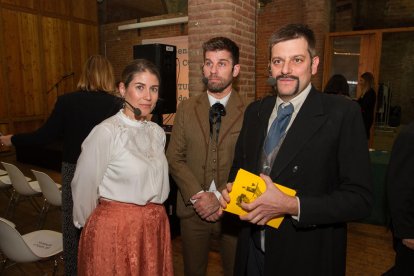 La 26a Nit del Comerç i Turisme de Reus, va tenir lloc aquest dijous, a Cal Massó, com la trobada anual dels sectors comercial i turístic de la ciutat i dels productors de la DOP Siurana. L'acte estava organitzat per l'Agència Reus Promoció amb la col·laboració de la Unió de Botiguers de Reus, el Tomb de Reus, el Consell Regulador DOP Siurana, la Cambra de Comerç, Indústria i Navegació de Reus, el Mercat Central i el Gremi de Forners de Reus i comarca. En el decurs de l'acte es van lliurar les diferents distincions.