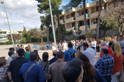 Concentració a diversos municipis de Camp de Tarragona en rebuig a la violència de l'1-O