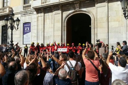 Concentració a diversos municipis de Camp de Tarragona en rebuig a la violència de l'1-O