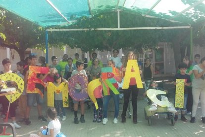 Concentración en varios municipios de Campo de Tarragona en rechazo a la violencia del 1-O