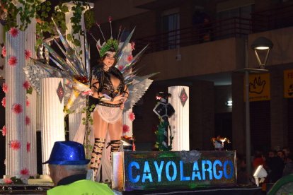 Imatges de les comparses que han participat a la Rua de l'Artesania