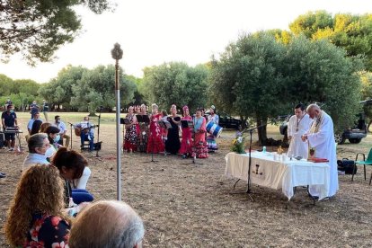 Rocio de Luz de la CAsa de Andalucía de Tarragona y Provincia a l'ermita de la Pineda de Vila-seca.