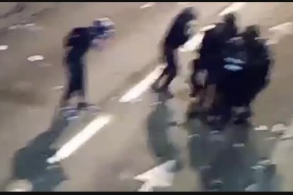 Trasladan a Vigo al policía nacional herido durante los disturbios en Barcelona