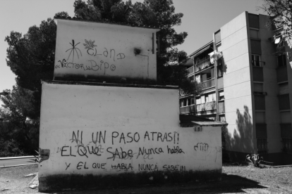 Es tracta d'un projecte fotogràfic que pretén ser un reflex de la vida social dels barris, dels costums i de la seva gent