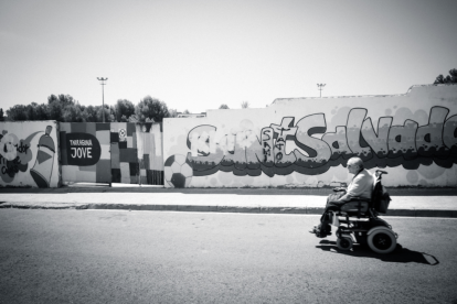 Es tracta d'un projecte fotogràfic que pretén ser un reflex de la vida social dels barris, dels costums i de la seva gent