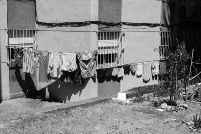 Es tracta d'un projecte fotogràfic que pretén ser un reflex de la vida social dels barris, dels costums i de la seva gent