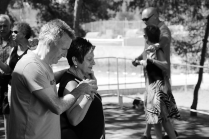 Es tracta d'un projecte fotogràfic que pretén ser un reflex de la vida social dels barris, dels costums i de la seva gent