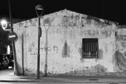 Es tracta d'un projecte fotogràfic que pretén ser un reflex de la vida social dels barris, dels costums i de la seva gent