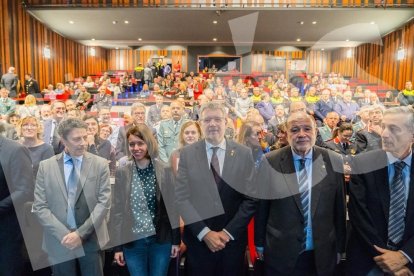 El acto ha sido presidido por el alcalde de Tarragona, Pau Ricomà, y ha contado, entre otros, con la presencia del subdelegado del Gobierno, Joan Sabaté, y del director de los Servicios Territoriales de Interior de la Generalitat, Joan Carles de la Monja.