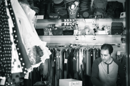 Es tracta d'un projecte fotogràfic que pretén ser un reflex de la vida social dels barris, dels costums i de la seva gent