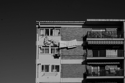 Es tracta d'un projecte fotogràfic que pretén ser un reflex de la vida social dels barris, dels costums i de la seva gent