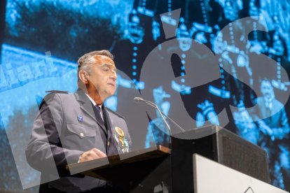 El acto ha sido presidido por el alcalde de Tarragona, Pau Ricomà, y ha contado, entre otros, con la presencia del subdelegado del Gobierno, Joan Sabaté, y del director de los Servicios Territoriales de Interior de la Generalitat, Joan Carles de la Monja.