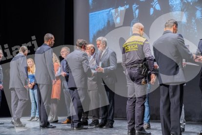 El acto ha sido presidido por el alcalde de Tarragona, Pau Ricomà, y ha contado, entre otros, con la presencia del subdelegado del Gobierno, Joan Sabaté, y del director de los Servicios Territoriales de Interior de la Generalitat, Joan Carles de la Monja.