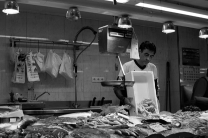 Es tracta d'un projecte fotogràfic que pretén ser un reflex de la vida social dels barris, dels costums i de la seva gent