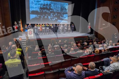 El acto ha sido presidido por el alcalde de Tarragona, Pau Ricomà, y ha contado, entre otros, con la presencia del subdelegado del Gobierno, Joan Sabaté, y del director de los Servicios Territoriales de Interior de la Generalitat, Joan Carles de la Monja.