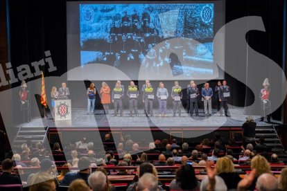 El acto ha sido presidido por el alcalde de Tarragona, Pau Ricomà, y ha contado, entre otros, con la presencia del subdelegado del Gobierno, Joan Sabaté, y del director de los Servicios Territoriales de Interior de la Generalitat, Joan Carles de la Monja.