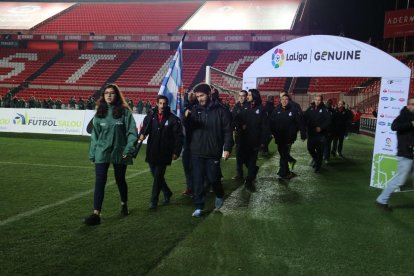 Imatges de la presentació dels divuit equips participants