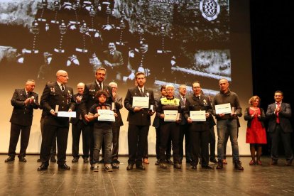 Imatges de l'entrega de medalles i felicitacions durant l'acte de festivitat de la Guàrdia Urbana de Tarragona