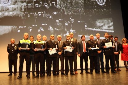 Imatges de l'entrega de medalles i felicitacions durant l'acte de festivitat de la Guàrdia Urbana de Tarragona