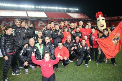 Imatges de la presentació dels divuit equips participants
