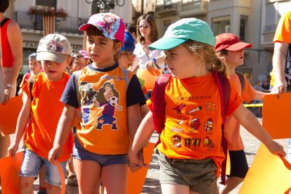 Els escolars de Reus participen en l''Hola Sant Pere' recreant el Basilisc