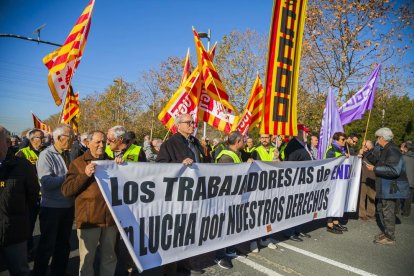 Més d'un centenar de persones han participat en aquesta aturada de treball