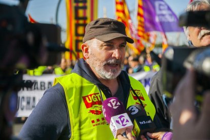 Més d'un centenar de persones han participat en aquesta aturada de treball