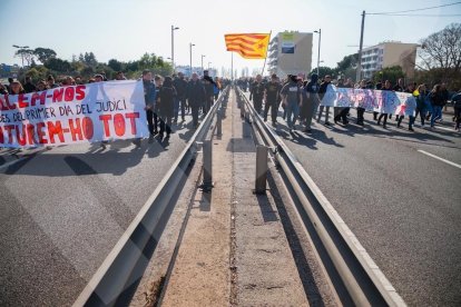 Concentración y cortes de la mañana en Tarragona (I)