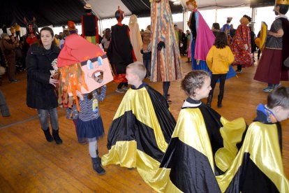 Trobada de nans, cap-grossos i gegantons a Vila-seca dins la festa major de Sant Antoni.
