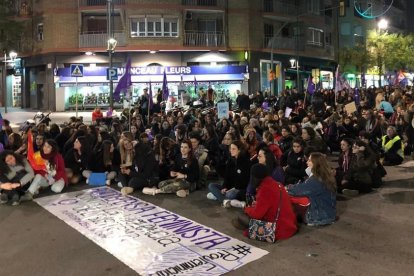 Diversos municipis del Camp de Tarragona van celebrar actes ahir en rebuig a aquesta realitat