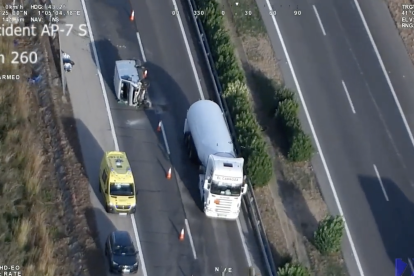 Accident a l'AP-7 a Cambrils