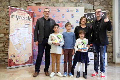 La presentació del festival Impossible s'ha fet aquest dimecres per la tarde al Castell de Masricart, amb un espectacle del Mag Gerard