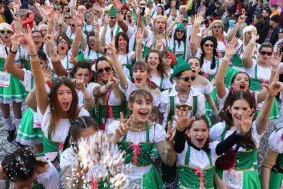 Recull fotogràfic de la desfilada que ha tingut lloc el matí de diumenge