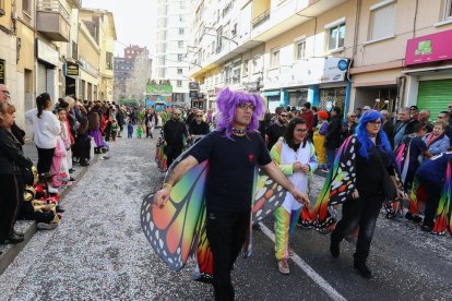 Recull fotogràfic de la desfilada que ha tingut lloc el matí de diumenge
